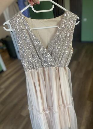 Святкова сукня, плаття нарядне з декольте