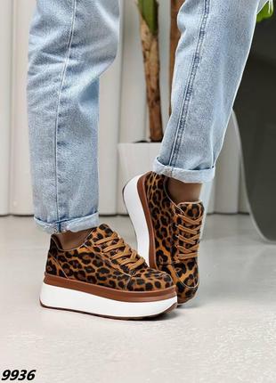 Женские кроссовки в леопардовый принт7 фото