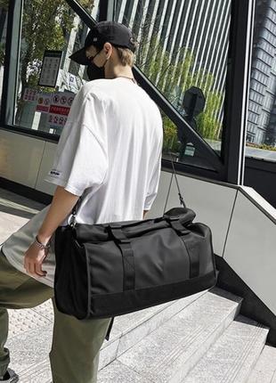 Спортивная мужска сумка через плечо в черном цвете