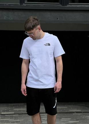 Крута теніска the north face