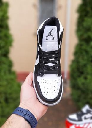 Nike air jordan 1 mid високі білі з чорним2 фото