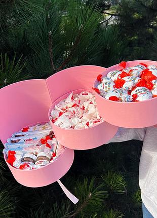 Подарочный бокс с конфетами киндер, розовый подарок для девушки и жены на день рождения, годовщину