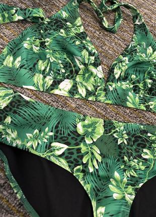 ☀️літній розпродаж☀️ яскравий зелений купальник з листковим принтом на великі груди закриті трусики s m3 фото