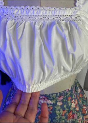 Білого кольору вінтажна укорочена сорочка блуза кроп топ з красивим мереживом етно стиль етно одяг до українського строю5 фото