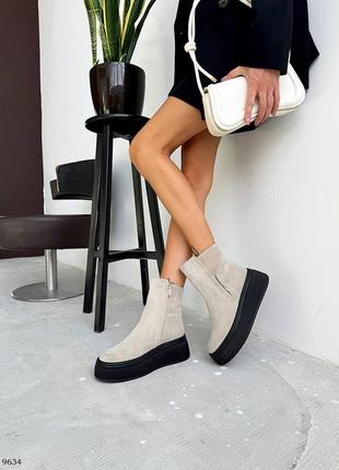 Женские ботинки из натуральной замши на платформе 9634