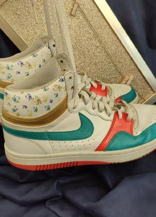 (54)кроссовки унисекс nike court force high
размер 41, стельки 26, 5 см.