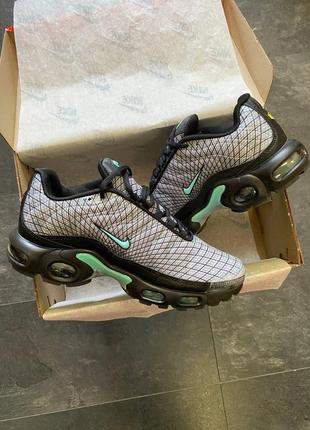 Кроссовки nike air max plus tn spirograph1 фото