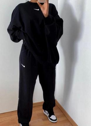 Спортивные штаны широкие nike