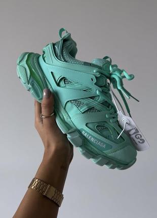 Track tiffany blue 38