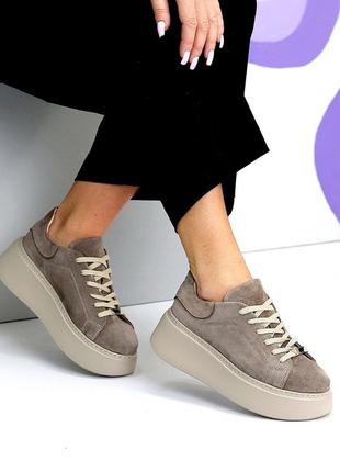 Жіночі замшеві бежеві кросівки на платформі осінні танкетці натуральна замша весна осінь