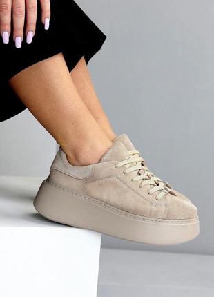 Жіночі замшеві бежеві кросівки на платформі осінні танкетці натуральна замша весна осінь