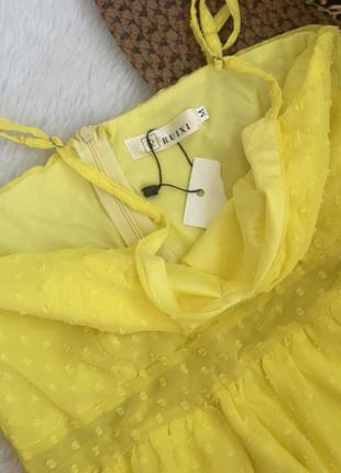 Желтое платье в горошек2 фото