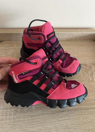 Детские зимние ботинки adidas terrex gore-tex