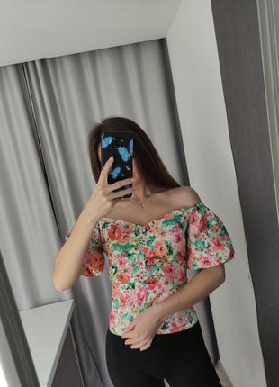 Красивая блуза в цветы от zara