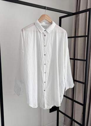 Удлиненная хлопковая белая рубашка свободного фасона