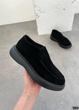 Чорні натуральні замшеві демісезонні демі осінні черевики лофери на товстій підошві...