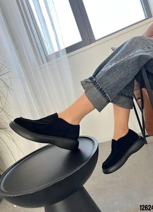 Чорні натуральні замшеві демісезонні демі осінні черевики лофери на товстій підошві...