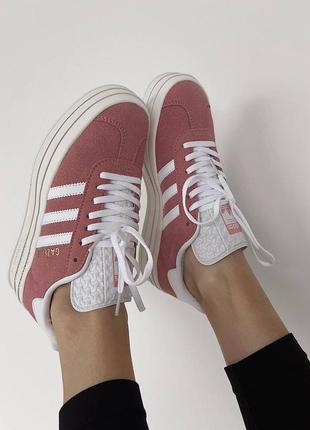 Жіночі замшеві кросівки adidas gazelle bold pink/white адідас газелі на платформі10 фото
