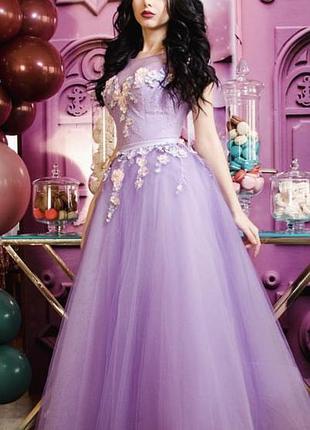 Шикарне ніжно-бузкове випускне плаття
