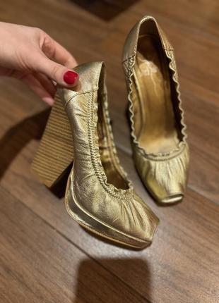 Туфли женские золотые с открытым носком