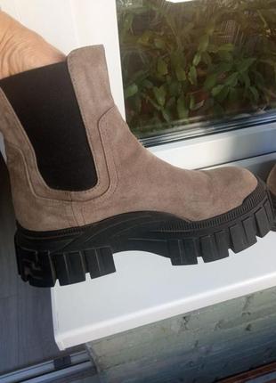 Продам ботильйони fendi roma р.40 италия, оригинал
