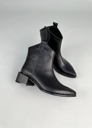 Ковбойки казаки женские кожаные черные на каблуках демисезонные зимние