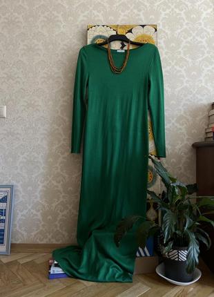 Сукня смарагдова