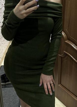 Платье на плечи вязанное теплое