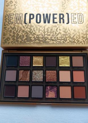 Палітра huda beauty empowered