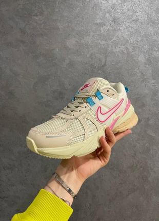 Женские кроссовки найк nike v2k runtek white/pink