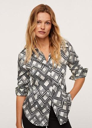 Блузка черно белая mango