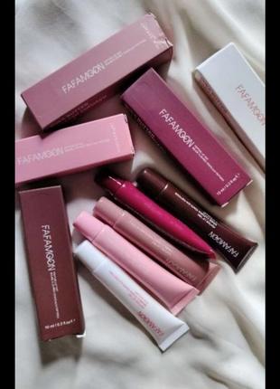 Зволожуючий блиск для губ lip plamper