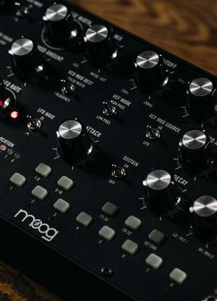 Moog mother-32 semi-modular synthesizer2 фото