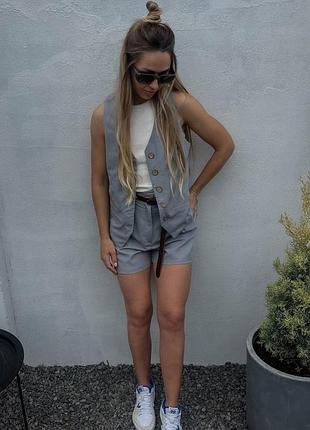 Костюм літній,діловий з льону,шорти та жилетка на гудзиках темно-синій,молоко,сірий