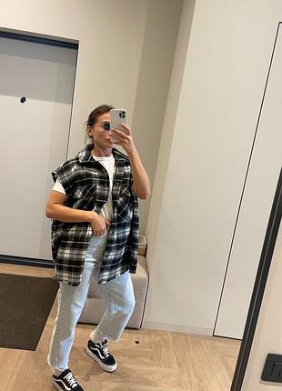 Стильна сорочка в клітинку без рукавів жилетка 😍