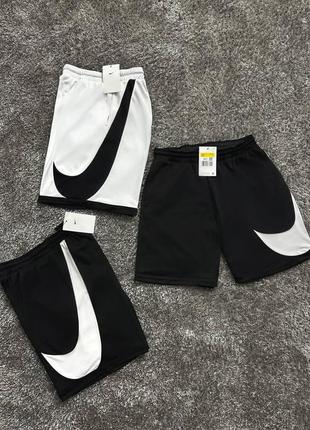 Шорти від nike1 фото