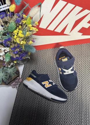 Оригінальні кросівки new balance