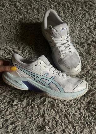 Кросівки asics