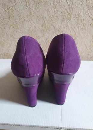 Фіолетові туфлі на танкетці new look, нюанси6 фото