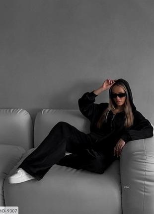 Спортивний костюм в різних розмірах