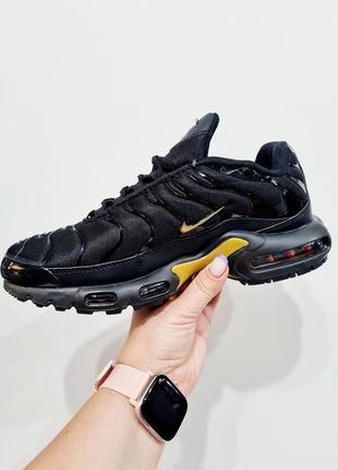 Nike air max tn+ black/gold 2
