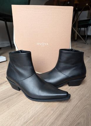 Черевики hvoya, розмір 38, модель gaya cowboy boots у чорному кольорі