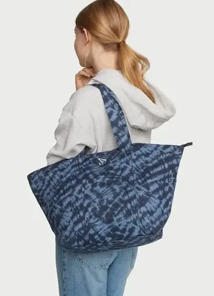 Вместительная сумка victoria's secret tie-dye tote