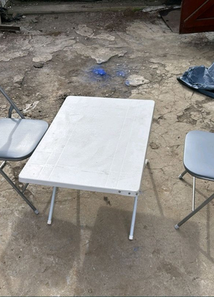 Продам стол и 2 стула для пикника