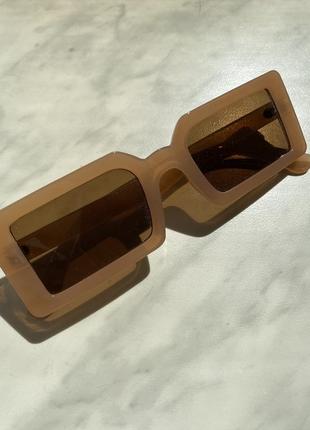 Прямоугольные солнцезащитные очки2 фото