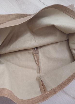 Бежевая юбка мини юбка с принтом рептилии4 фото