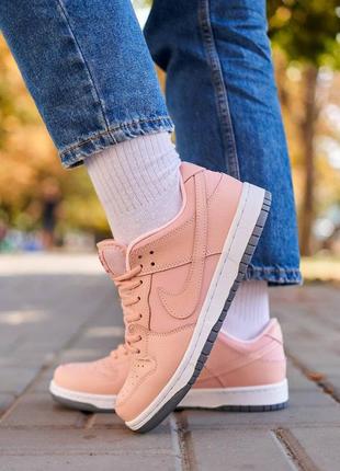 Жіночі кросівки nike sb dunk pink white знижка sale | smb3 фото
