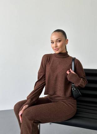 Теплий вʼязаний коричневий костюм з ангори: светр укорочений оверсайз крою і штани на високій посадці стильний трендовий якісний2 фото