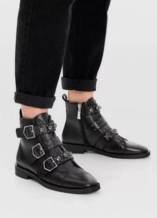 Сапоги полусапоги ботинки черные заклепки натуральная кожа stradivarius