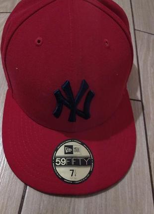 Кепка рожевого кольору